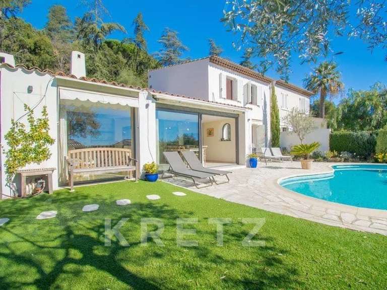 Maison Villeneuve-Loubet - 4 chambres - 200m²