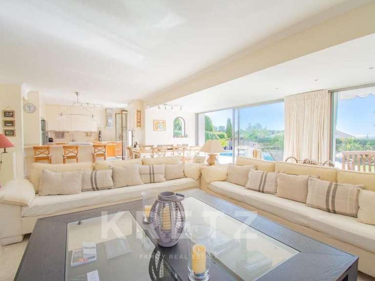 Maison Villeneuve-Loubet - 4 chambres - 200m²