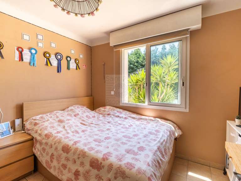 Maison Villeneuve-Loubet - 4 chambres - 150m²