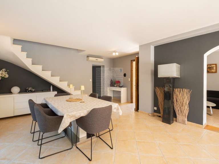 Maison Villeneuve-Loubet - 4 chambres - 150m²