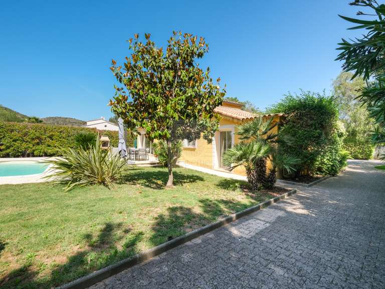 Maison Villeneuve-Loubet - 4 chambres - 150m²