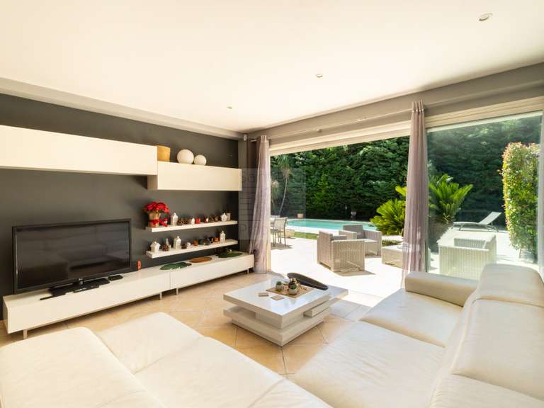 Maison Villeneuve-Loubet - 4 chambres - 150m²