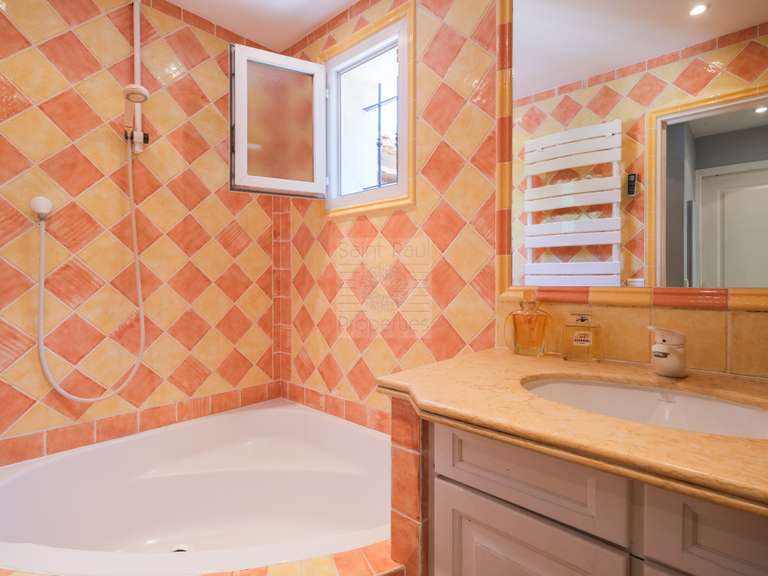 Maison Villeneuve-Loubet - 4 chambres - 150m²
