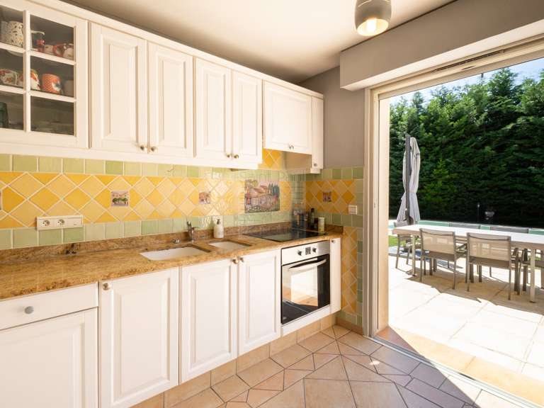 Maison Villeneuve-Loubet - 4 chambres - 150m²