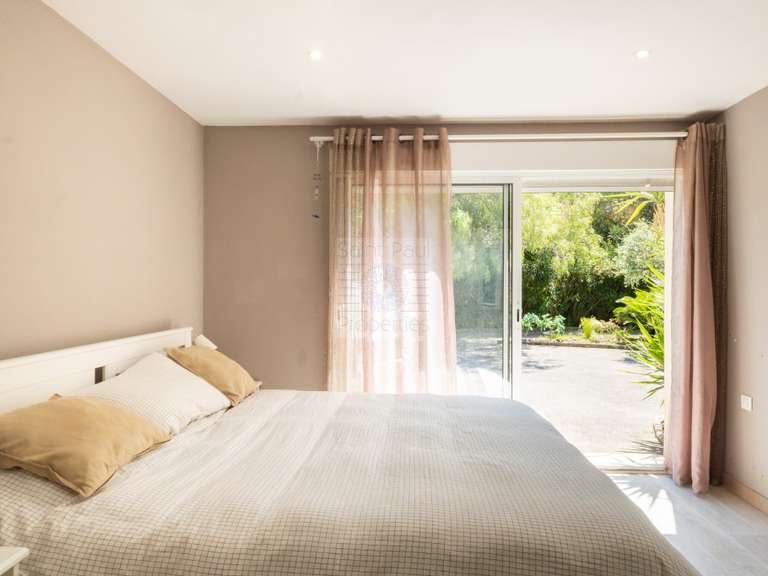 Maison Villeneuve-Loubet - 4 chambres - 150m²