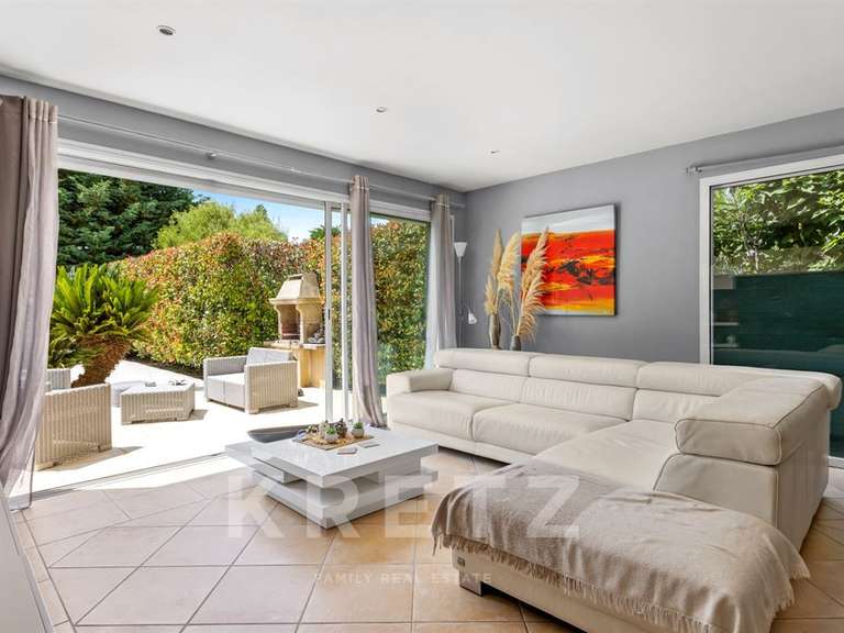 Maison Villeneuve-Loubet - 4 chambres - 150m²