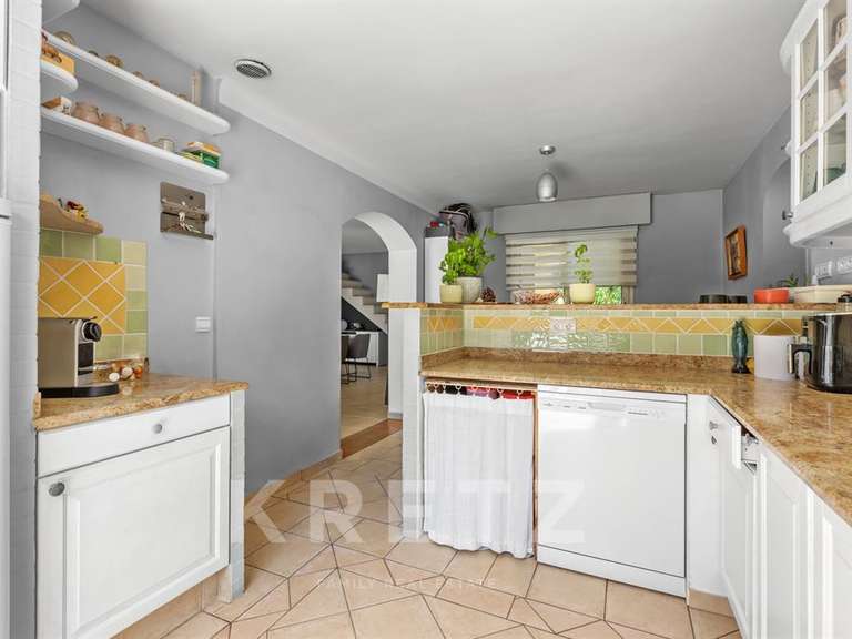 Maison Villeneuve-Loubet - 4 chambres - 150m²