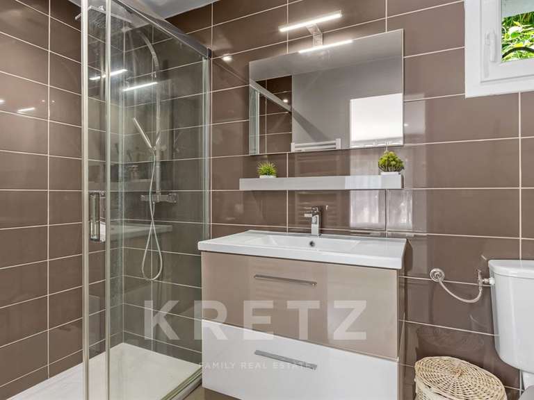 Maison Villeneuve-Loubet - 4 chambres - 150m²