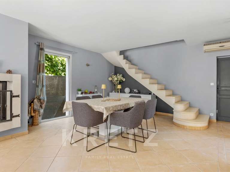 Maison Villeneuve-Loubet - 4 chambres - 150m²