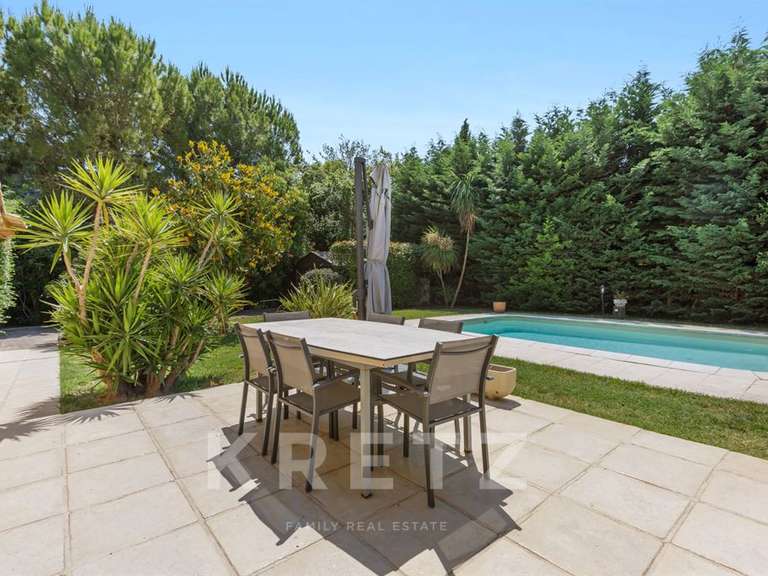 Maison Villeneuve-Loubet - 4 chambres - 150m²
