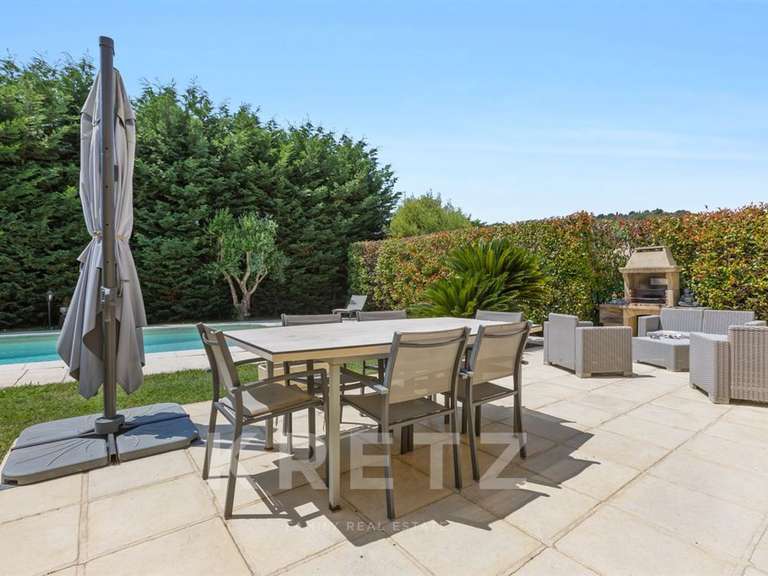 Maison Villeneuve-Loubet - 4 chambres - 160m²