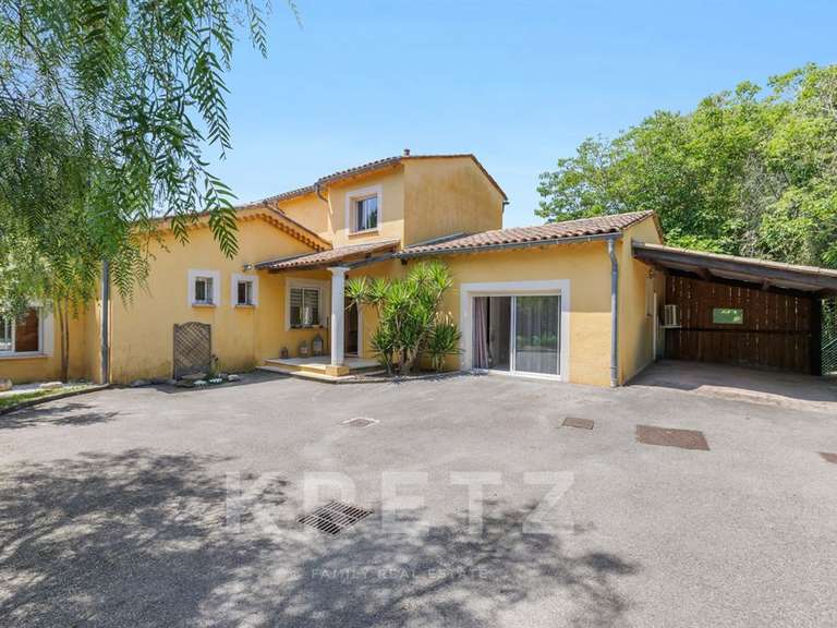 Maison Villeneuve-Loubet - 4 chambres - 160m²