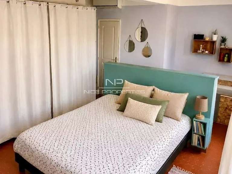 Maison Villeneuve-Loubet - 5 chambres - 190m²
