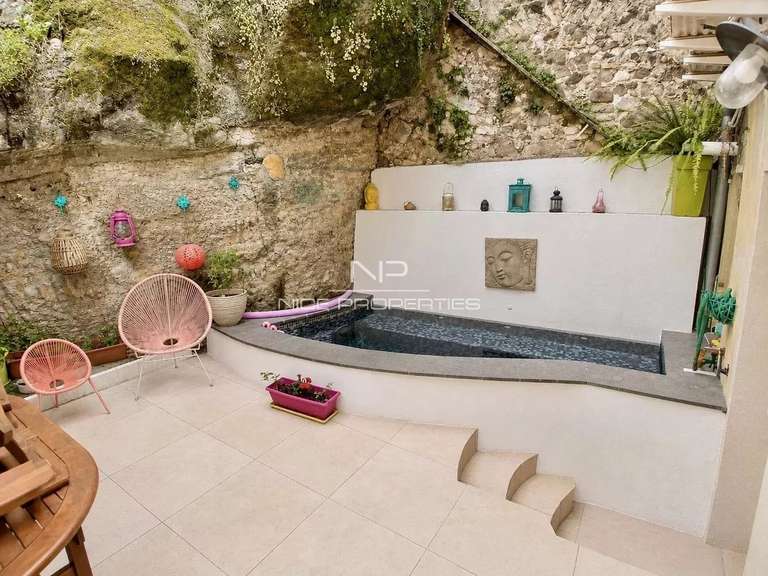 Maison Villeneuve-Loubet - 5 chambres - 190m²