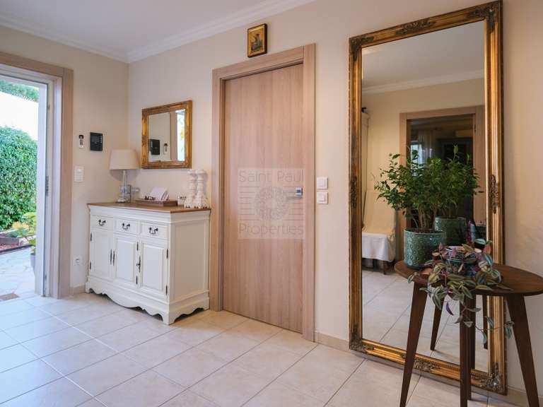 Maison Villeneuve-Loubet - 4 chambres - 153m²