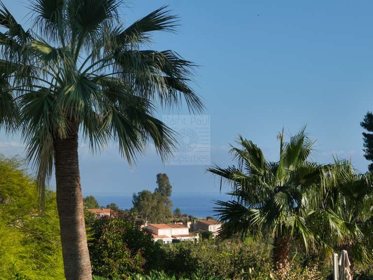 Maison Villeneuve-Loubet - 4 chambres - 153m²
