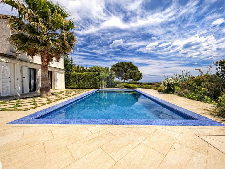 Villa Villeneuve-Loubet - 4 chambres - 303m²