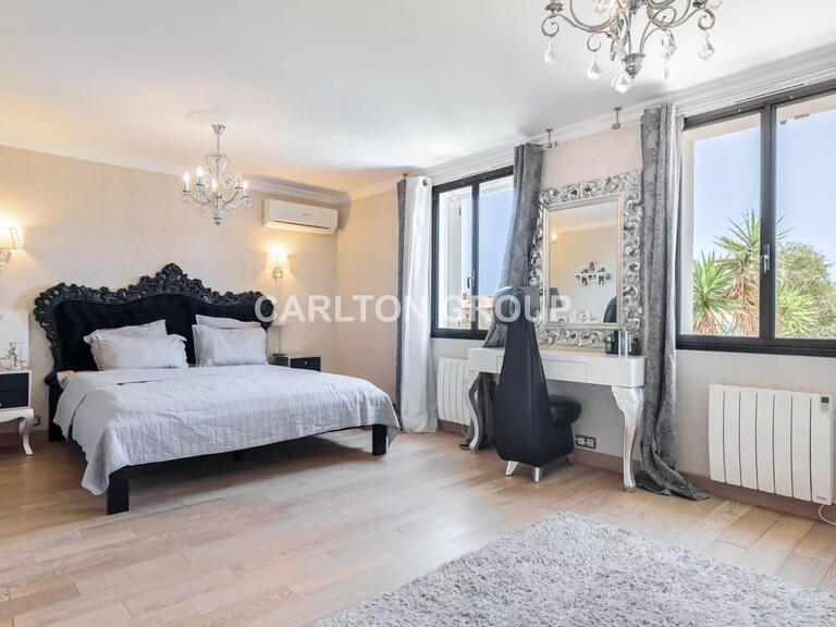 Sale Villa with Sea view Villeneuve-Loubet - 4 bedrooms