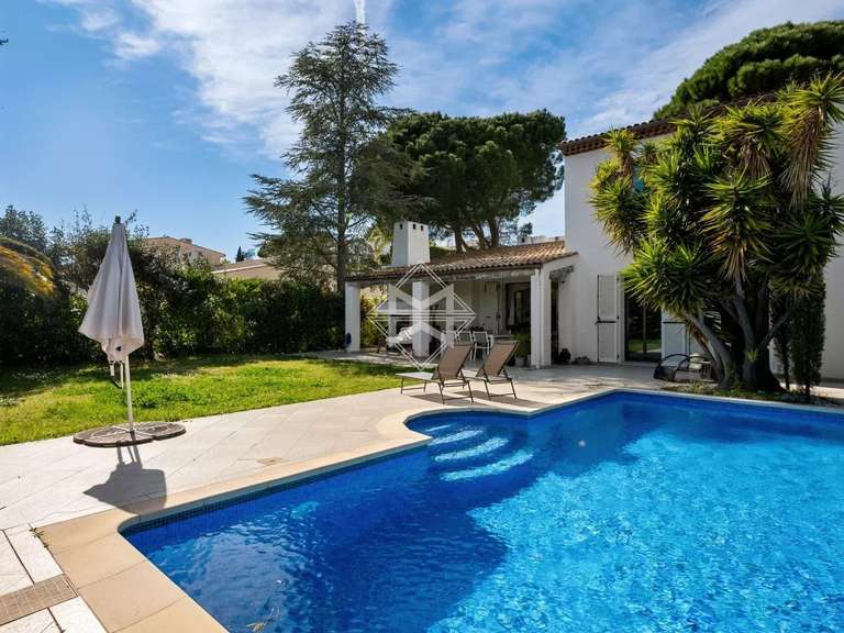 Villa Villeneuve-Loubet - 4 chambres - 170m²