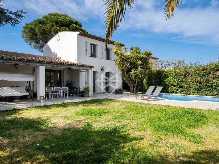 Villa Villeneuve-Loubet - 4 chambres - 170m²
