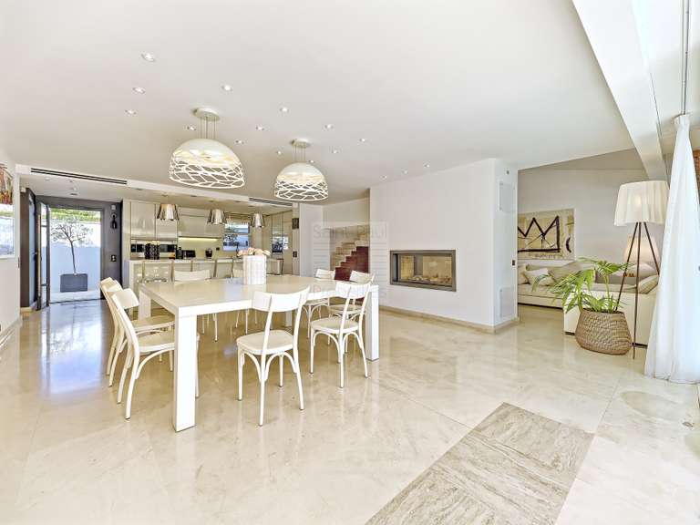 Villa Villeneuve-Loubet - 3 chambres - 150m²
