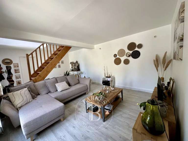 Maison Villeneuve-sur-Conie - 8 chambres - 321m²