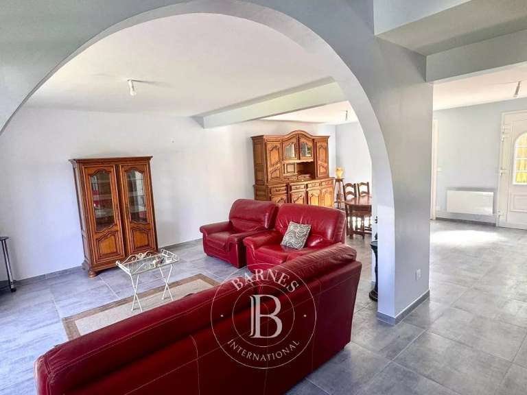 Maison Villeneuve-sur-Conie - 8 chambres - 321m²