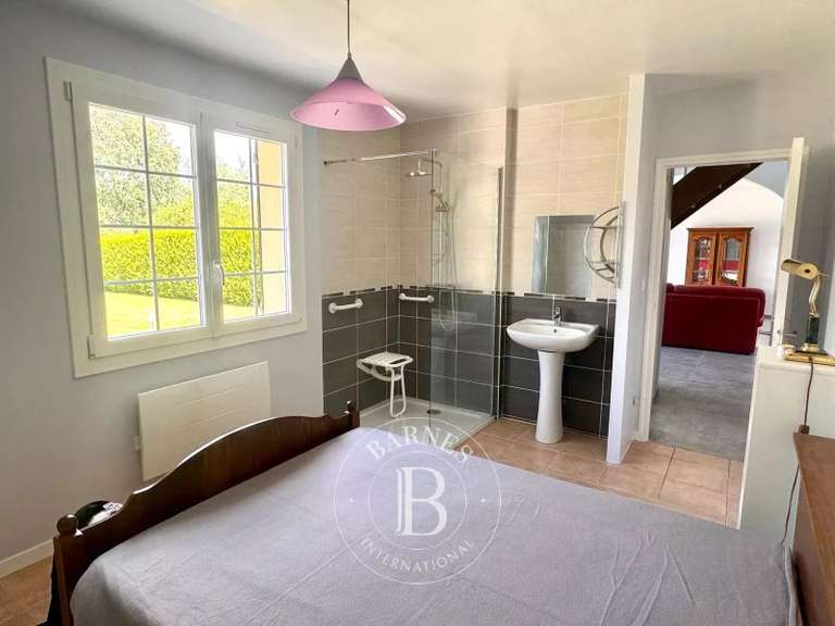 Maison Villeneuve-sur-Conie - 8 chambres - 321m²