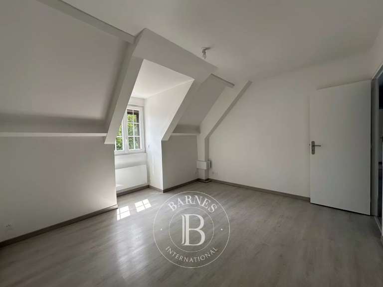 Maison Villeneuve-sur-Conie - 8 chambres - 321m²
