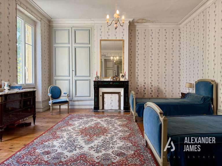 Château Villeneuve-sur-Lot - 6 chambres - 346m²