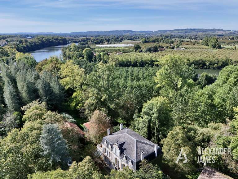 Château Villeneuve-sur-Lot - 6 chambres - 346m²