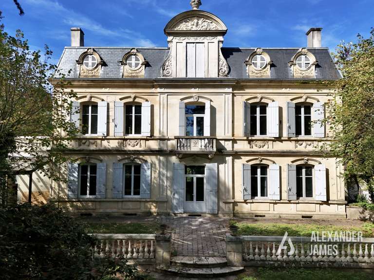 Château Villeneuve-sur-Lot - 6 chambres - 346m²