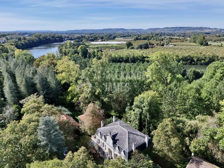 Château Villeneuve-sur-Lot - 6 chambres - 346m²