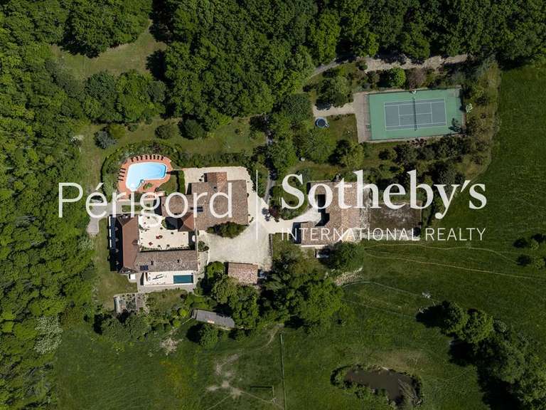 Maison Villeneuve-sur-Lot - 8 chambres - 875m²