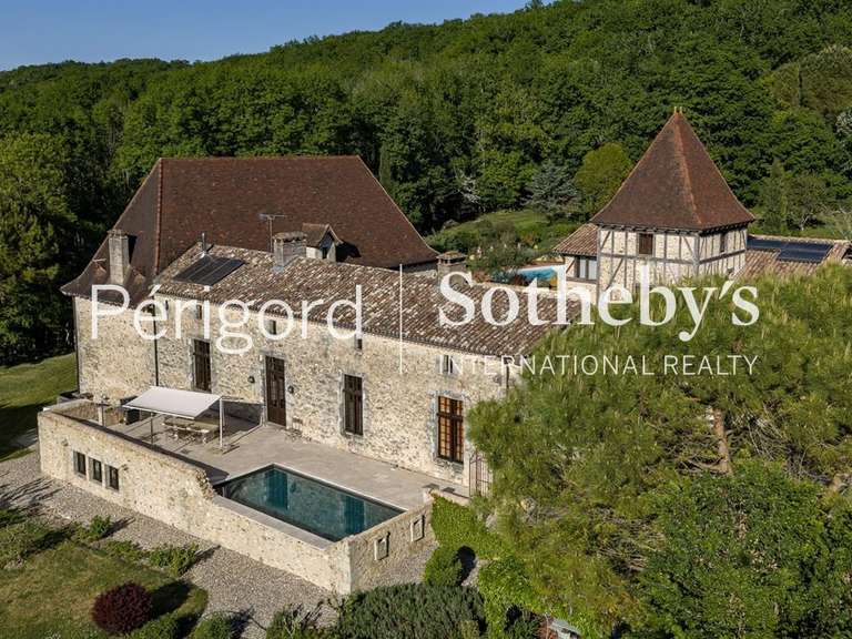 Maison Villeneuve-sur-Lot - 8 chambres - 875m²