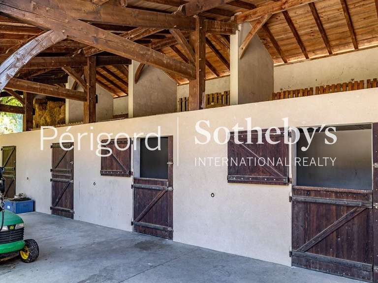 Maison Villeneuve-sur-Lot - 8 chambres - 875m²