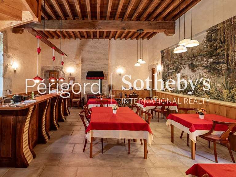 Maison Villeneuve-sur-Lot - 8 chambres - 875m²