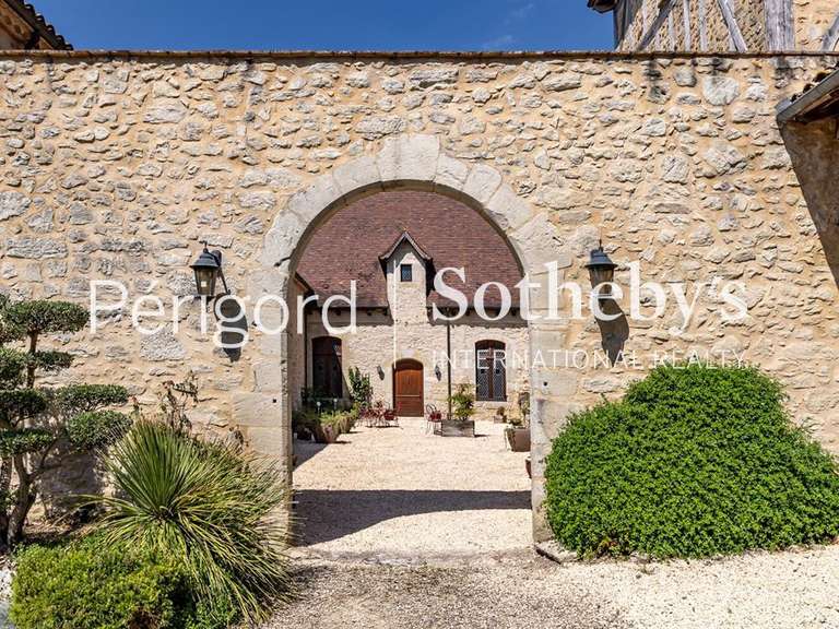 Maison Villeneuve-sur-Lot - 8 chambres - 875m²