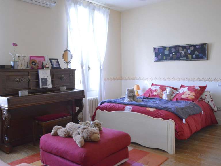 Maison Villeneuve-sur-Lot - 3 chambres - 270m²