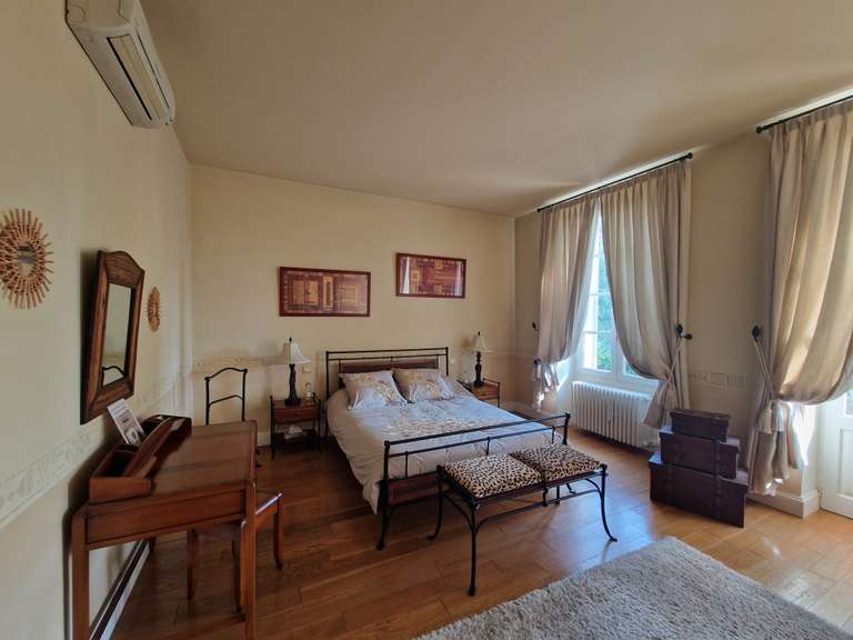 Maison Villeneuve-sur-Lot - 3 chambres - 270m²