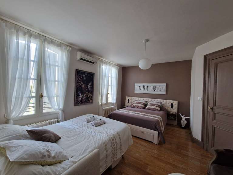 Maison Villeneuve-sur-Lot - 3 chambres - 270m²