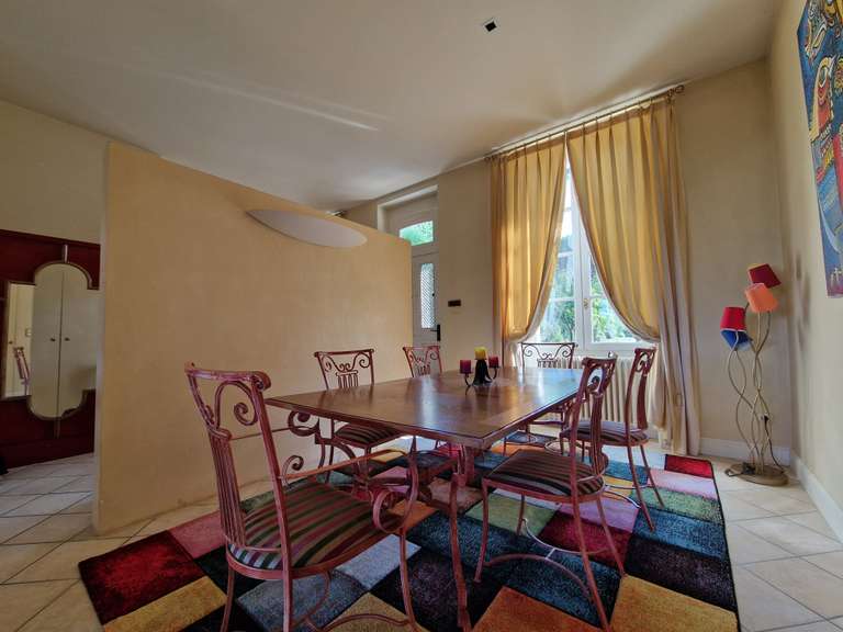 Maison Villeneuve-sur-Lot - 3 chambres - 270m²