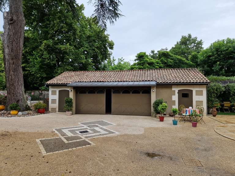 Maison Villeneuve-sur-Lot - 3 chambres - 270m²
