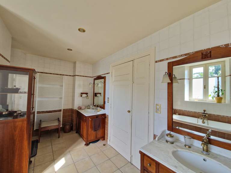 Maison Villeneuve-sur-Lot - 3 chambres - 270m²