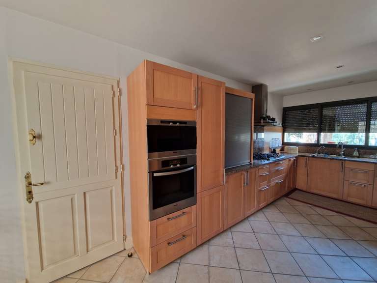 Maison Villeneuve-sur-Lot - 3 chambres - 270m²