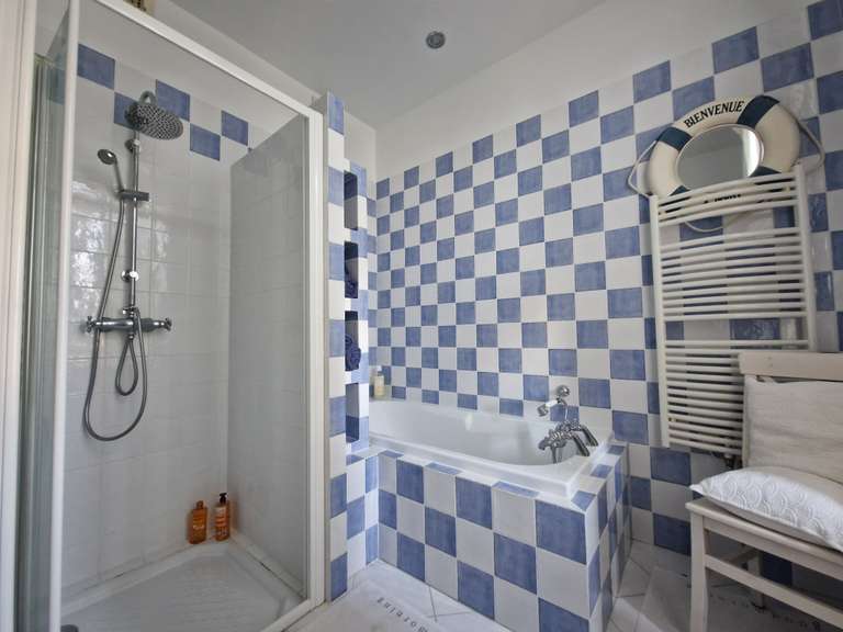 Maison Villeneuve-sur-Lot - 3 chambres - 270m²