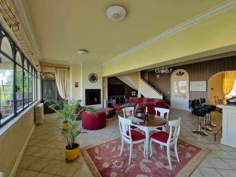 Maison Villeneuve-sur-Lot - 3 chambres - 270m²