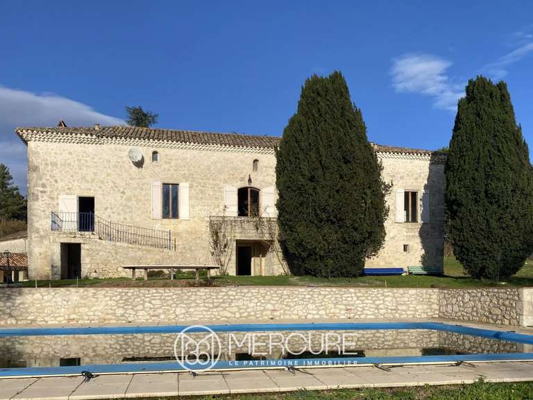 Propriété Villeneuve-sur-Lot - 3 chambres - 1034m²