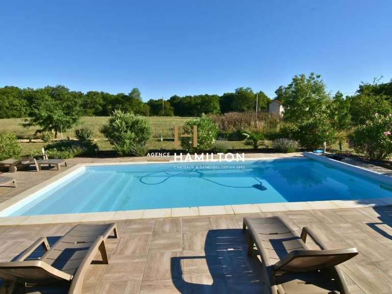 Propriété Villeneuve-sur-Vère - 5 chambres - 207m²