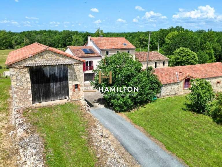 Propriété Villeneuve-sur-Vère - 5 chambres - 207m²
